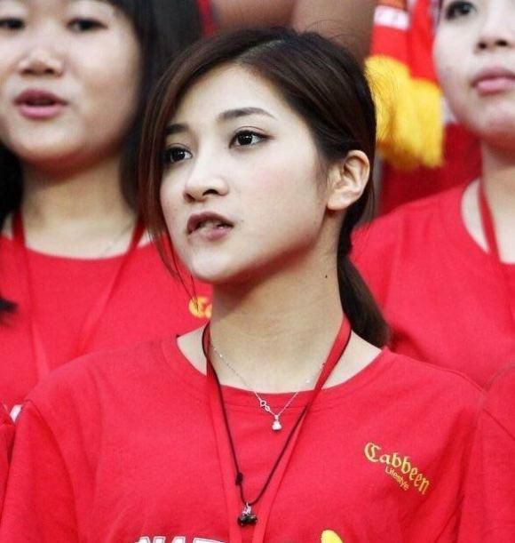 在一起亲亲抱抱